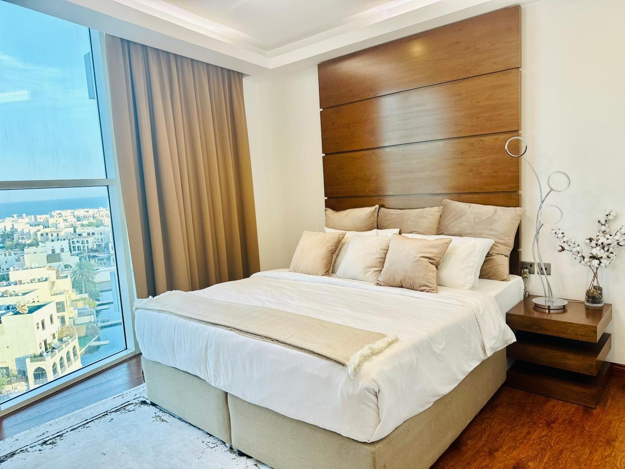 Saxophone Suites Al-Al-Muharraq Eksteriør billede